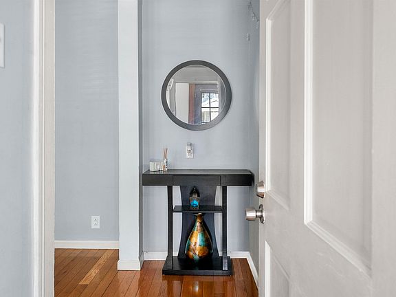4th image of 67 Clarke Ave Floor 1