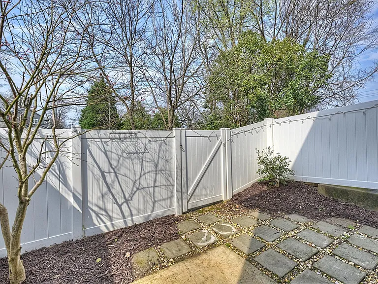 2252 Vision Dr — Photo 26