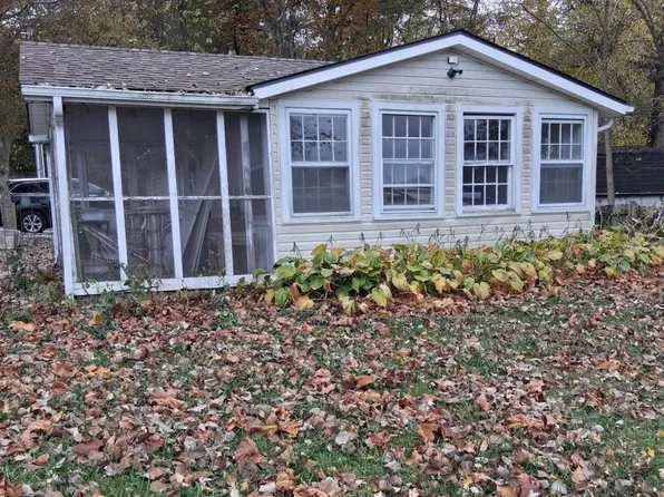 1519 S Lakeshore Dr, Albion, IN 46701