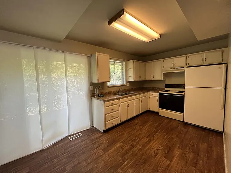 2284 S 800 E #1 — Photo 10