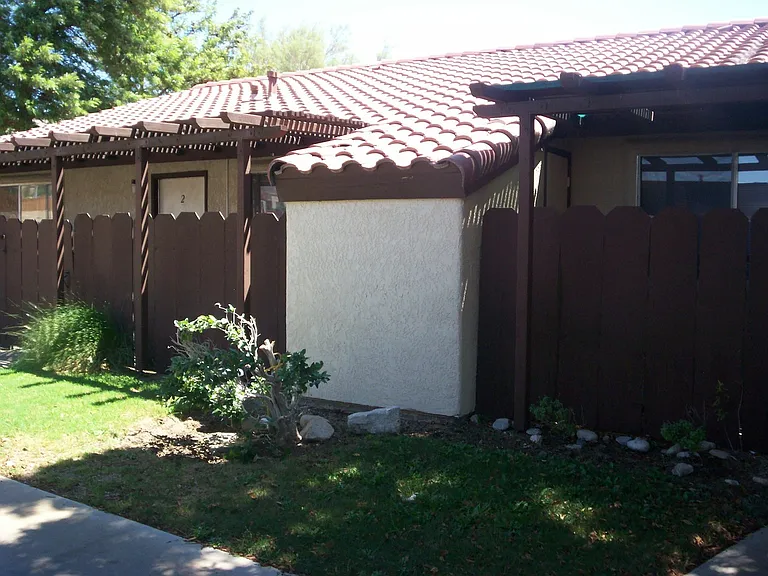 Agua Caliente Apartments — Photo 3