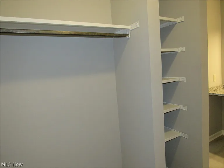 7155 Auburn Rd — Photo 24