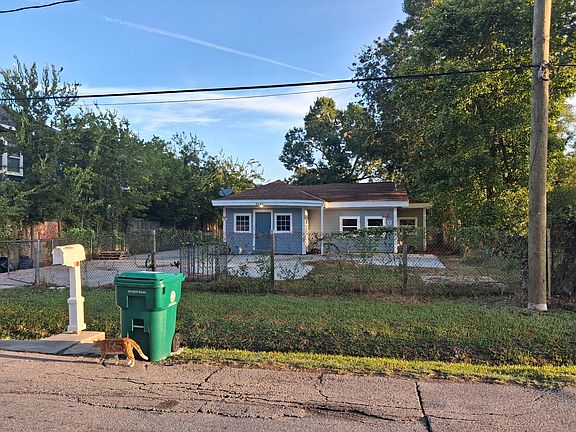 5th image of 8029 Woodlyn Rd
