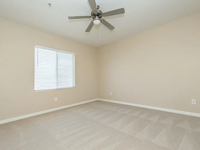 Vineyards at Palm Desert Apartment Homes — Photo 60