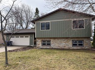 118 Alexander Dr, Neenah, WI 54956