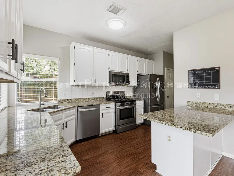 3327 Shady Glen Ln — Photo 8