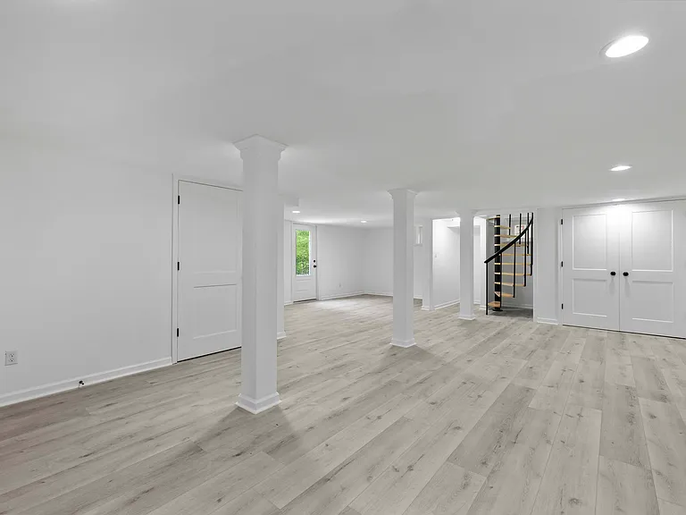 437 Woodsdale Rd — Photo 27