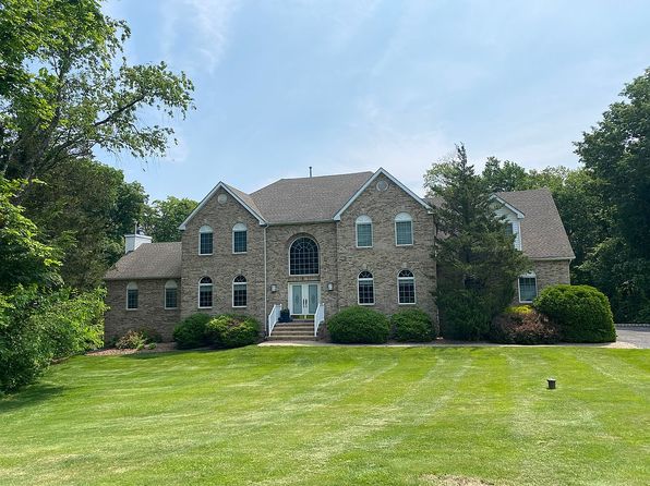 8 Van Fleet Ct