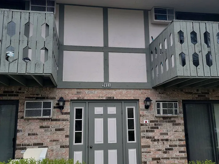 Parkway West Apartment Homes — Photo 2