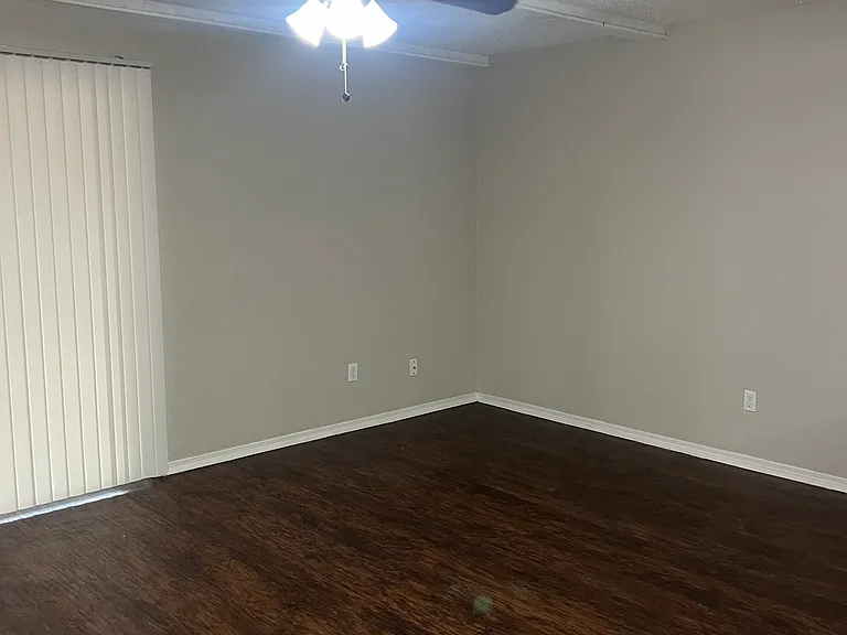 4909 Cinderella Dr — Photo 5