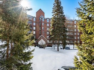 300 River Rd APT 304, Manchester, NH 03104