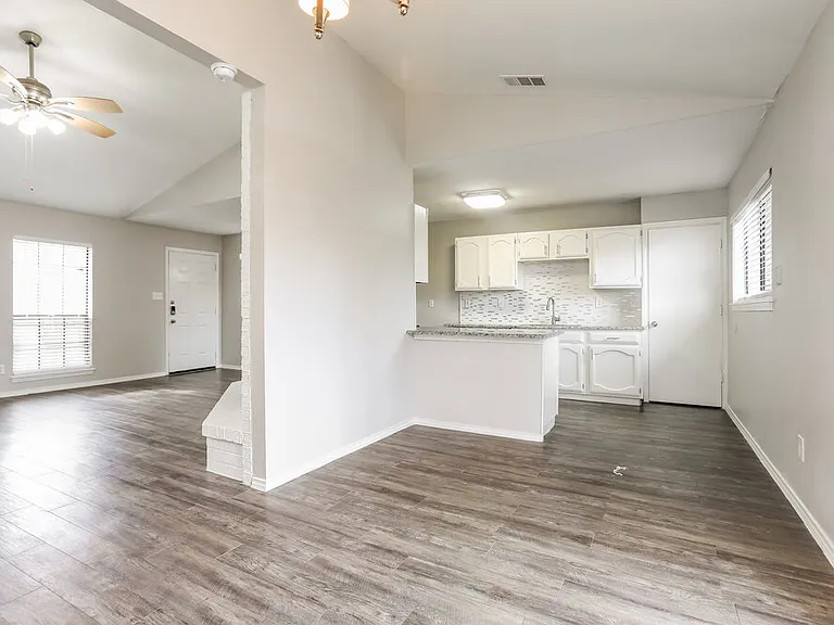490 Rainier St — Photo 6