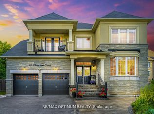 18 Deanston Ct, Brampton, ON L6X2Z7