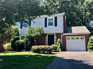 630 Briarwood Ave, Mt Lebanon, PA 15228