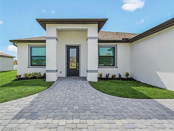 3rd image of 4521 Agualinda Blvd