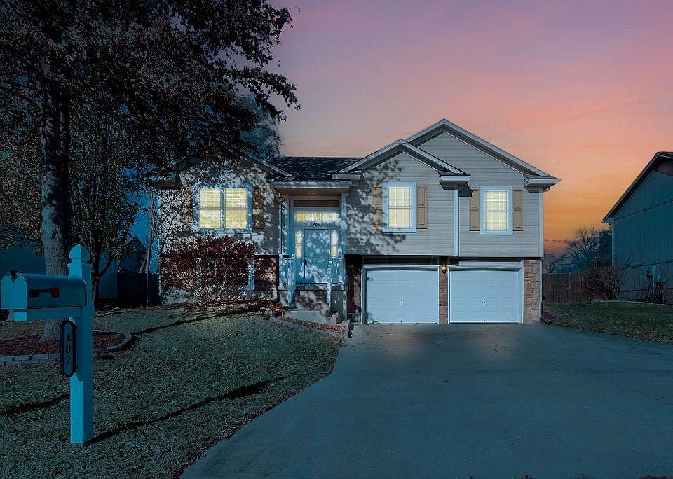 1st image of 402 NW Orion Dr