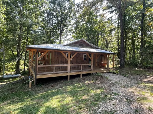 140 Baumgarner Dr, Mountain Rest, SC 29664