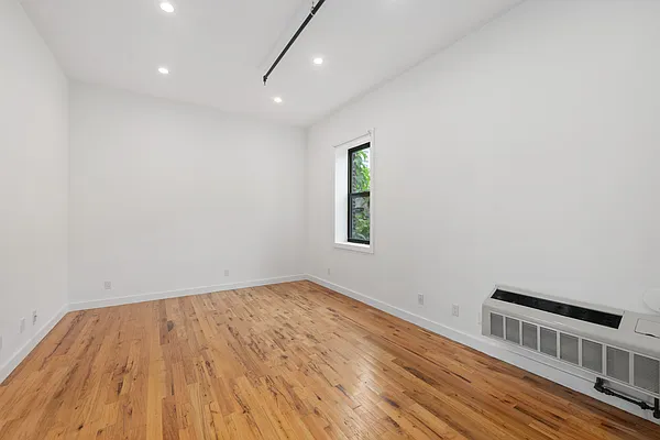 Rented by Douglas Elliman | media 22