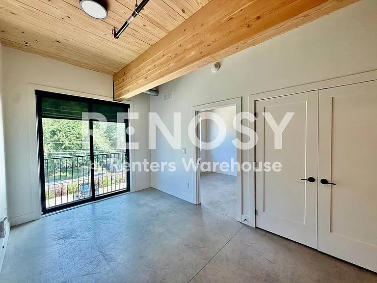 2701 Ingersoll Ave #204 — Photo 7