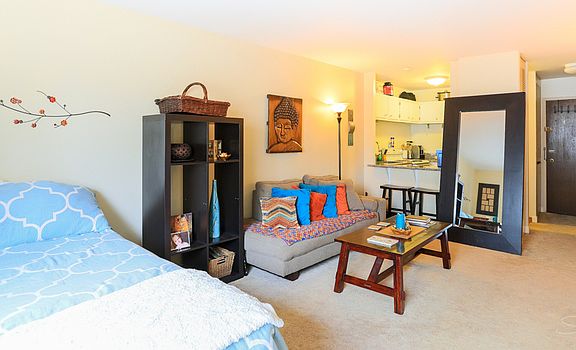 3rd image of 607 W Wrightwood Ave APT 406
