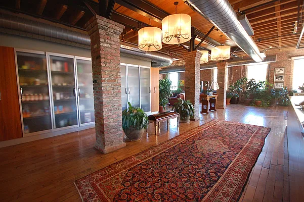 Sold by Mercedes Berk | media 21
