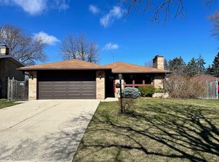 2608 Brnot Ave, Waukegan, IL 60087