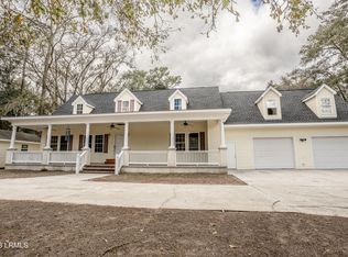 25 Joe Frazier Rd, Beaufort, SC 29906