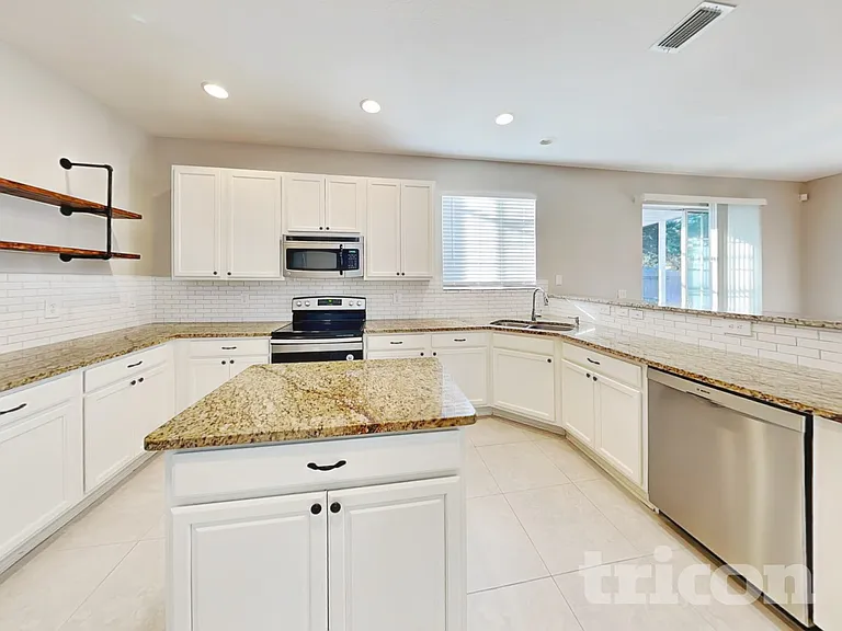 9247 Wellstone Dr — Photo 6