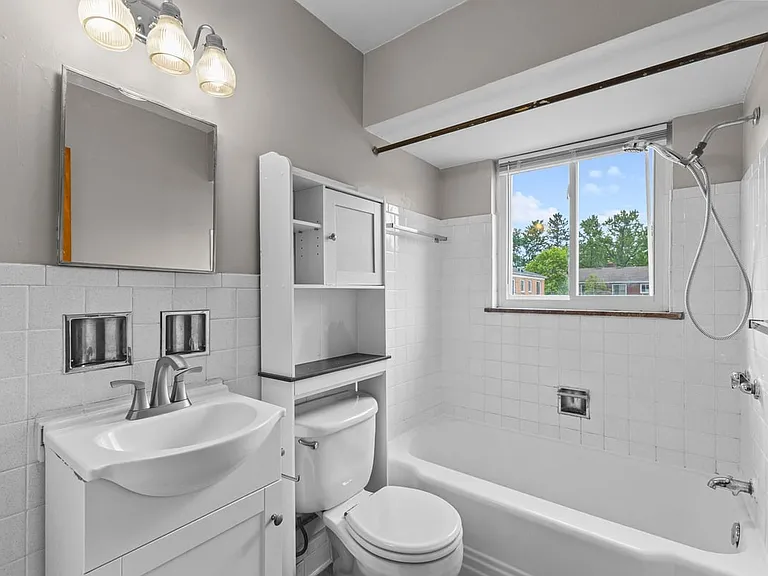 723 Village Dr — Photo 16