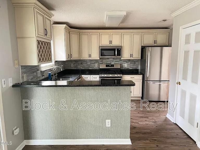 5013 Marathon Ln — Photo 36