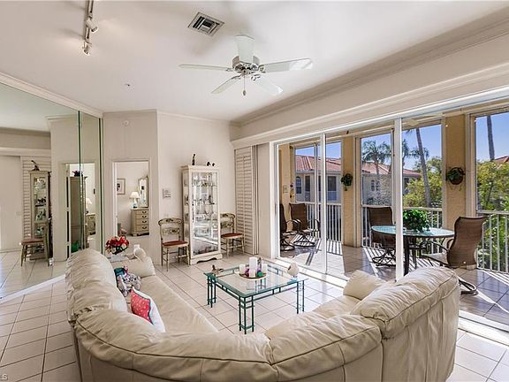 4th image of 600 Lambiance CIR #6-206