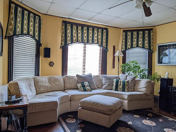 4th image of 506 Gaston Ave