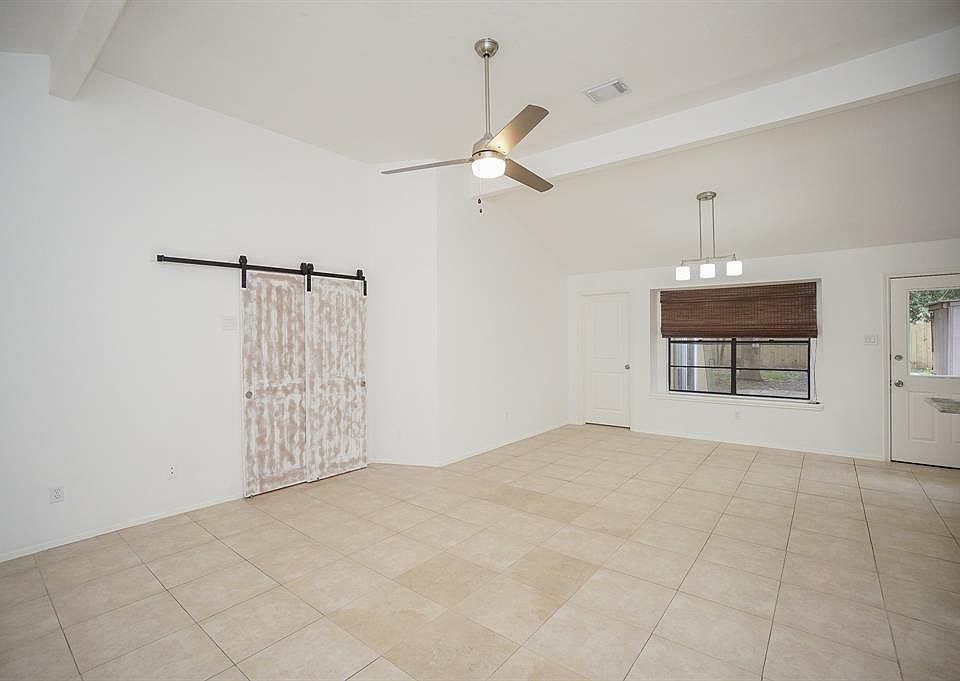 1st image of 2711 Pheasant Creek Dr