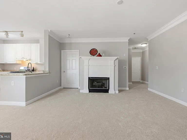 501 Hungerford Dr #144 — Photo 8