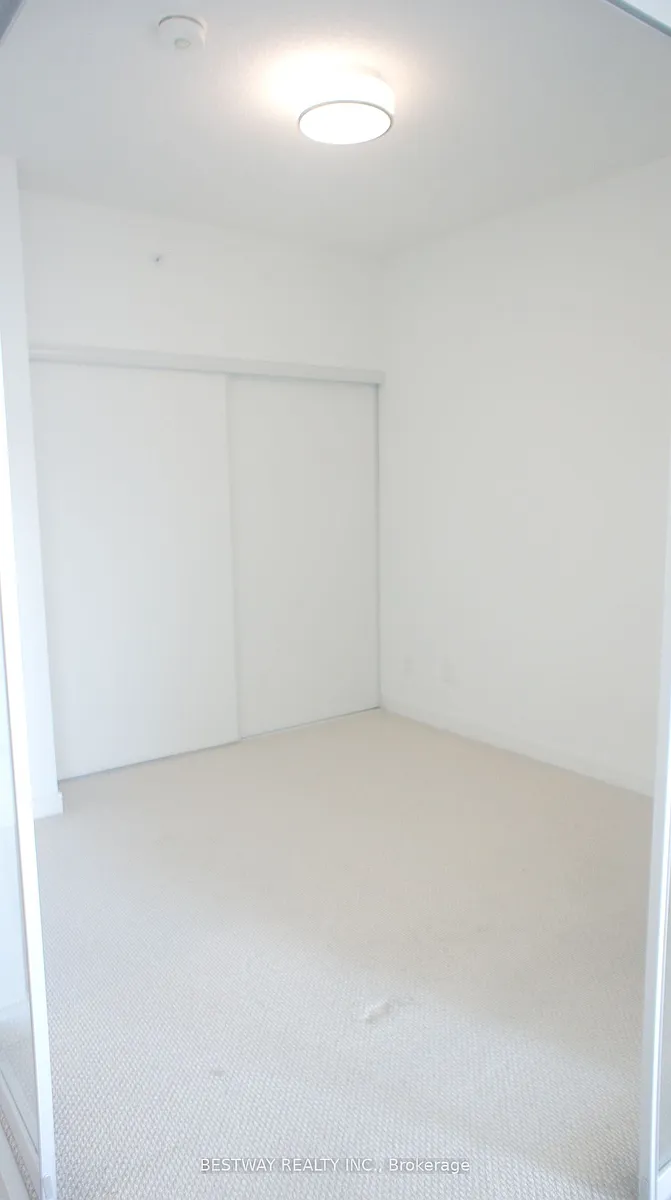 Building Photo - 621 Sheppard Ave E #355