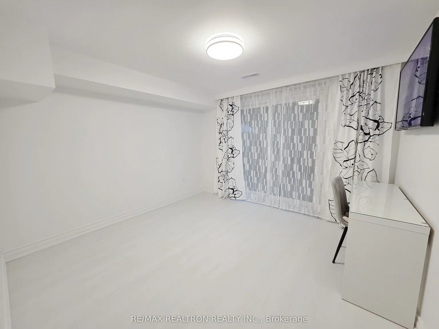 3 bed, $3,200 — Photo 4