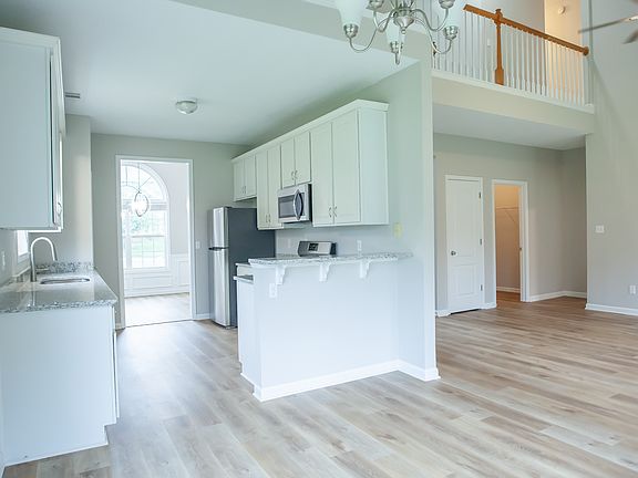 5th image of 4529 Garden City Dr