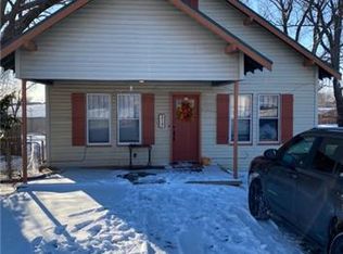 317 N 3rd St, Weatherford, OK 73096