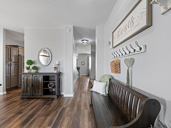4th image of 1031 W Edison St