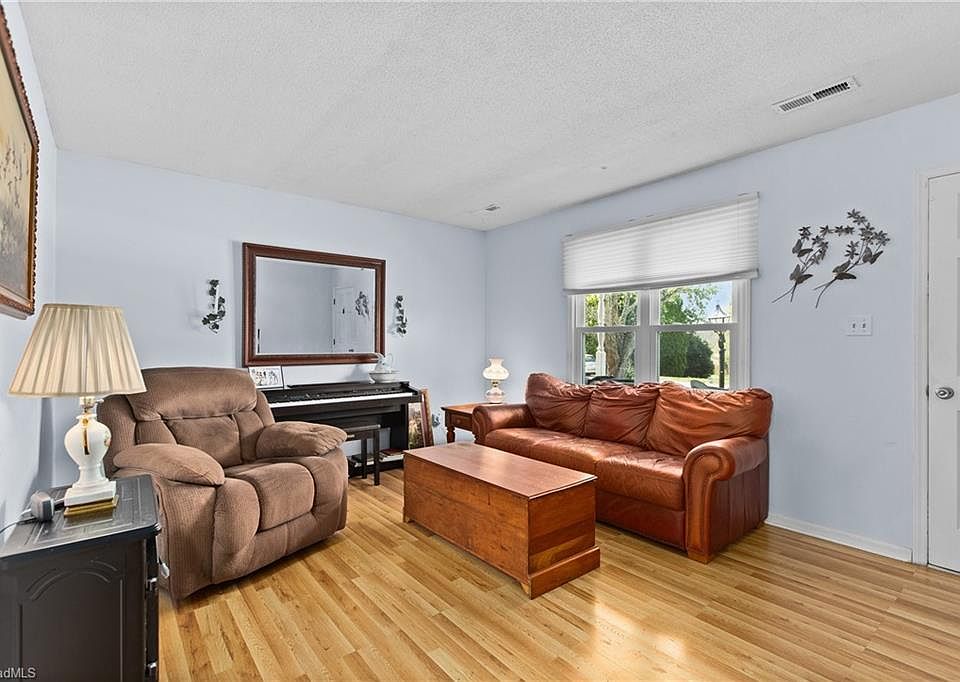 1st image of 145 Kerner Knolls Dr