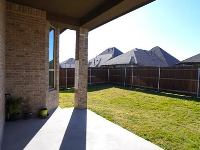 1833 Purtis Creek Dr — Photo 18
