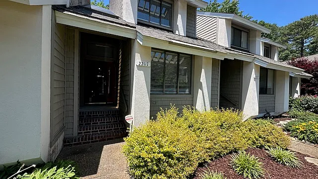 Building Photo - 2217 Waterspoint Pl