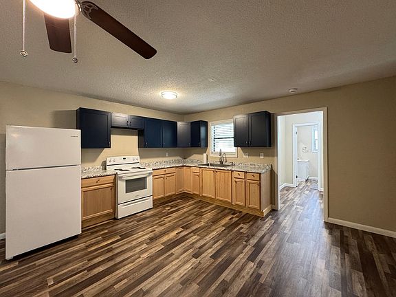 2nd image of 327 Curia Creek Ln