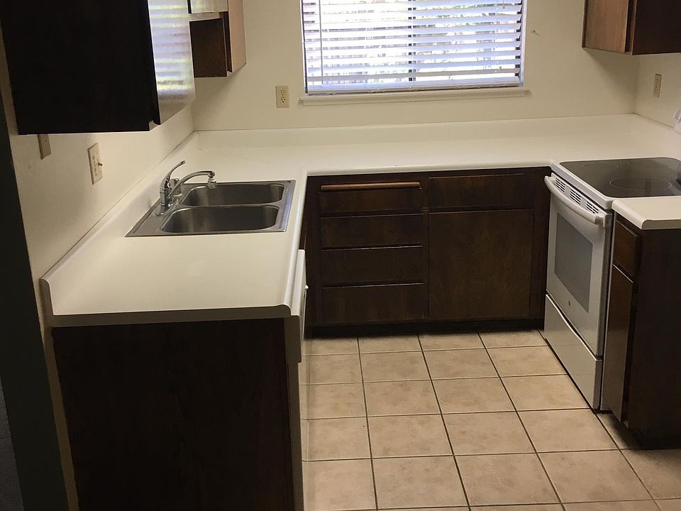 2nd image of 3553 Almaden Rd
