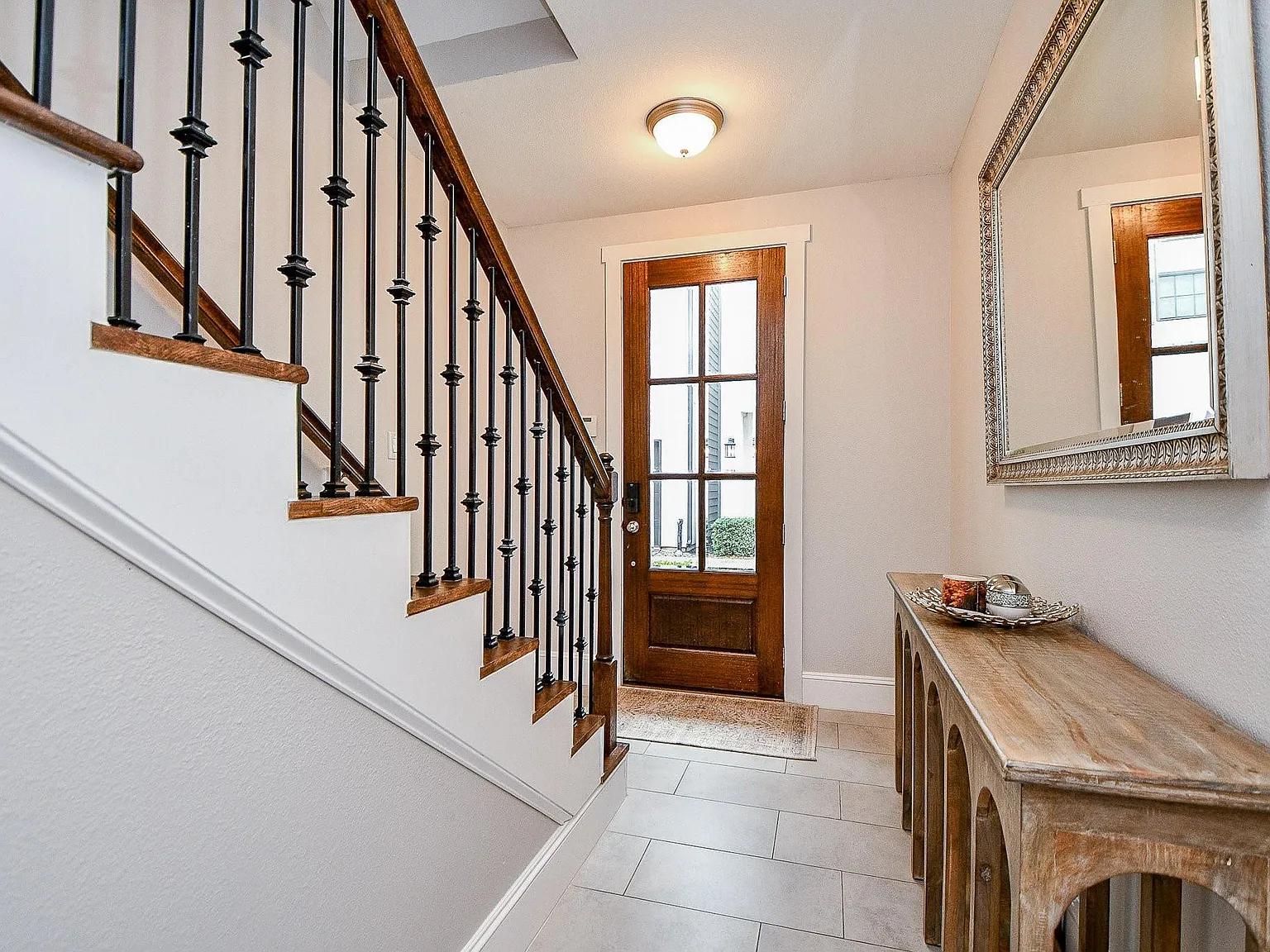 3 bed, 3.5 bath, 2653 sqft, $4,800 — Photo 3