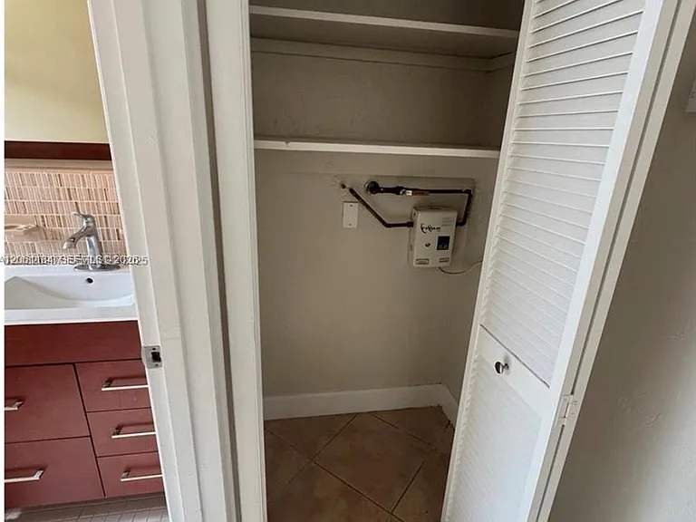 115 Calabria Ave #5 — Photo 8