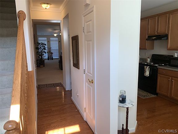 3rd image of 7011 Aspen View Dr