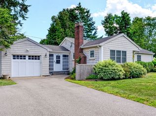 6 Winthrop Dr, Attleboro, MA 02703