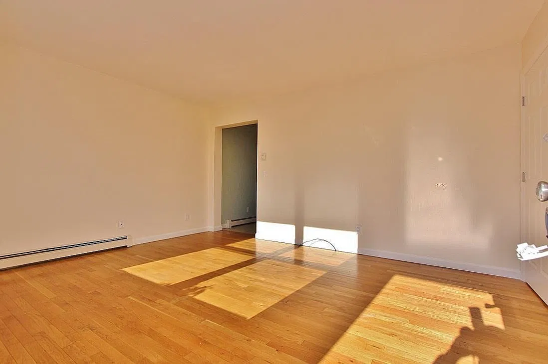 2 bed, 1000 sqft, $2,000 — Photo 3