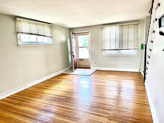 4th image of 1146 Myrtlewood Ave